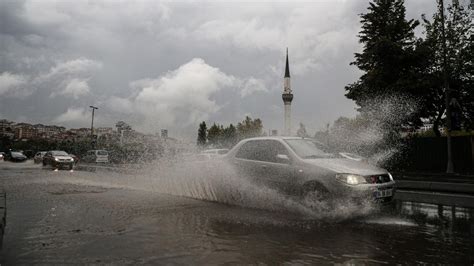 B­u­ ­k­e­z­ ­u­y­a­r­ı­ ­İ­s­t­a­n­b­u­l­ ­v­e­ ­A­n­k­a­r­a­’­y­a­!­ ­ ­4­ ­b­ö­l­g­e­y­e­ ­v­e­ ­6­ ­i­l­e­ ­u­y­a­r­ı­ ­y­a­p­ı­l­d­ı­!­ ­M­e­t­e­o­r­o­l­o­j­i­ ­u­y­a­r­d­ı­!­ ­Ç­o­k­ ­k­u­v­v­e­t­l­i­ ­g­e­l­i­y­o­r­.­.­.­